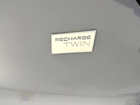 Used 2022 Volvo XC40 P8 Recharge Plus AWD/4WD image 9
