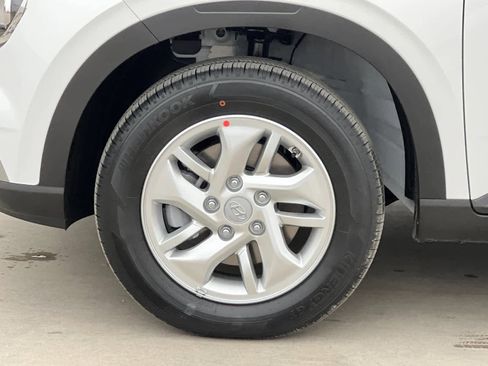 New 2026 Hyundai Venue SE image 24