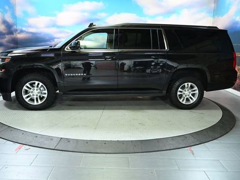 Used 2018 Chevrolet Suburban LT image 4