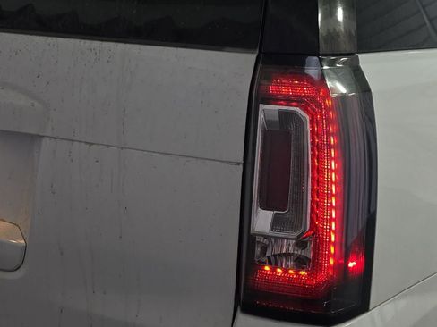 Used 2018 GMC Yukon SLT AWD/4WD image 13