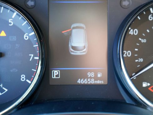 Used 2022 Nissan Rogue Sport SV w/ Technology Package image 12