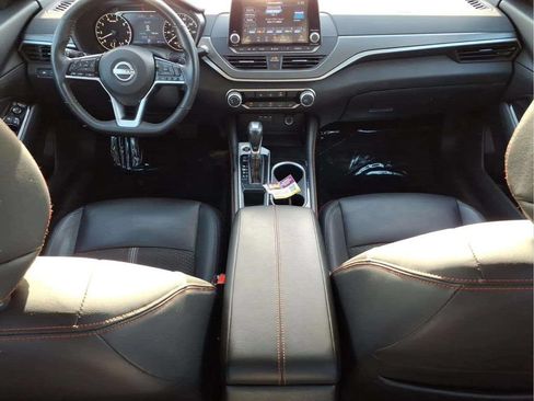 Used 2024 Nissan Altima 2.5 SR FWD image 11