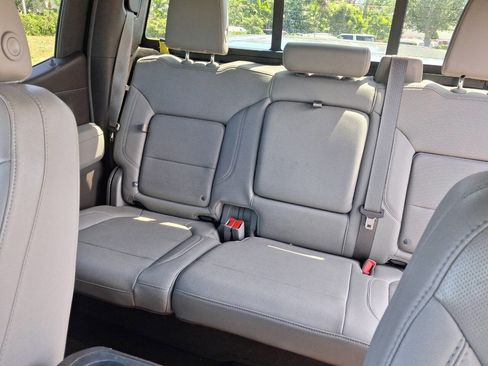Used 2021 GMC Sierra 1500 SLT w/ SLT Premium Package RWD image 16