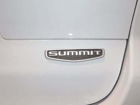 Used 2025 Jeep Grand Cherokee L Summit AWD/4WD image 39