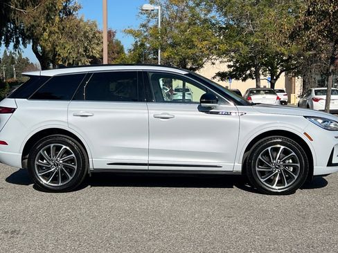 Used 2025 Lincoln Corsair Grand Touring w/ Equipment Group 301A image 3