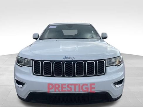Used 2021 Jeep Grand Cherokee Laredo image 3