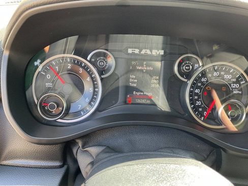 Used 2019 RAM 1500 Big Horn AWD/4WD image 3