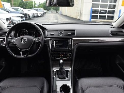 Used 2017 Volkswagen Passat 1.8T SE FWD image 7