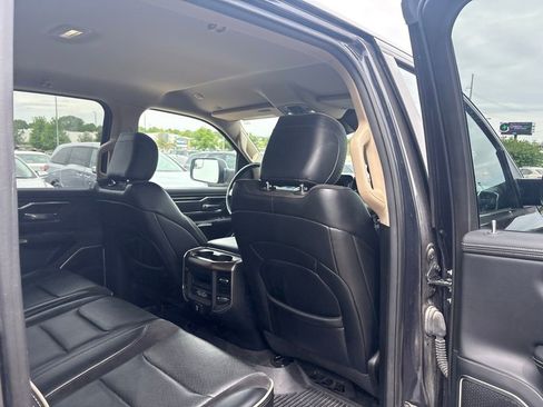 Used 2021 RAM 1500 Laramie AWD/4WD image 17