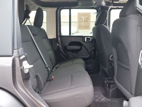 Used 2022 Jeep Wrangler Unlimited Sport AWD/4WD image 19