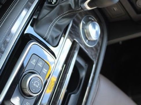 Used 2024 Nissan Armada Platinum w/ Captain's Chairs Package image 52