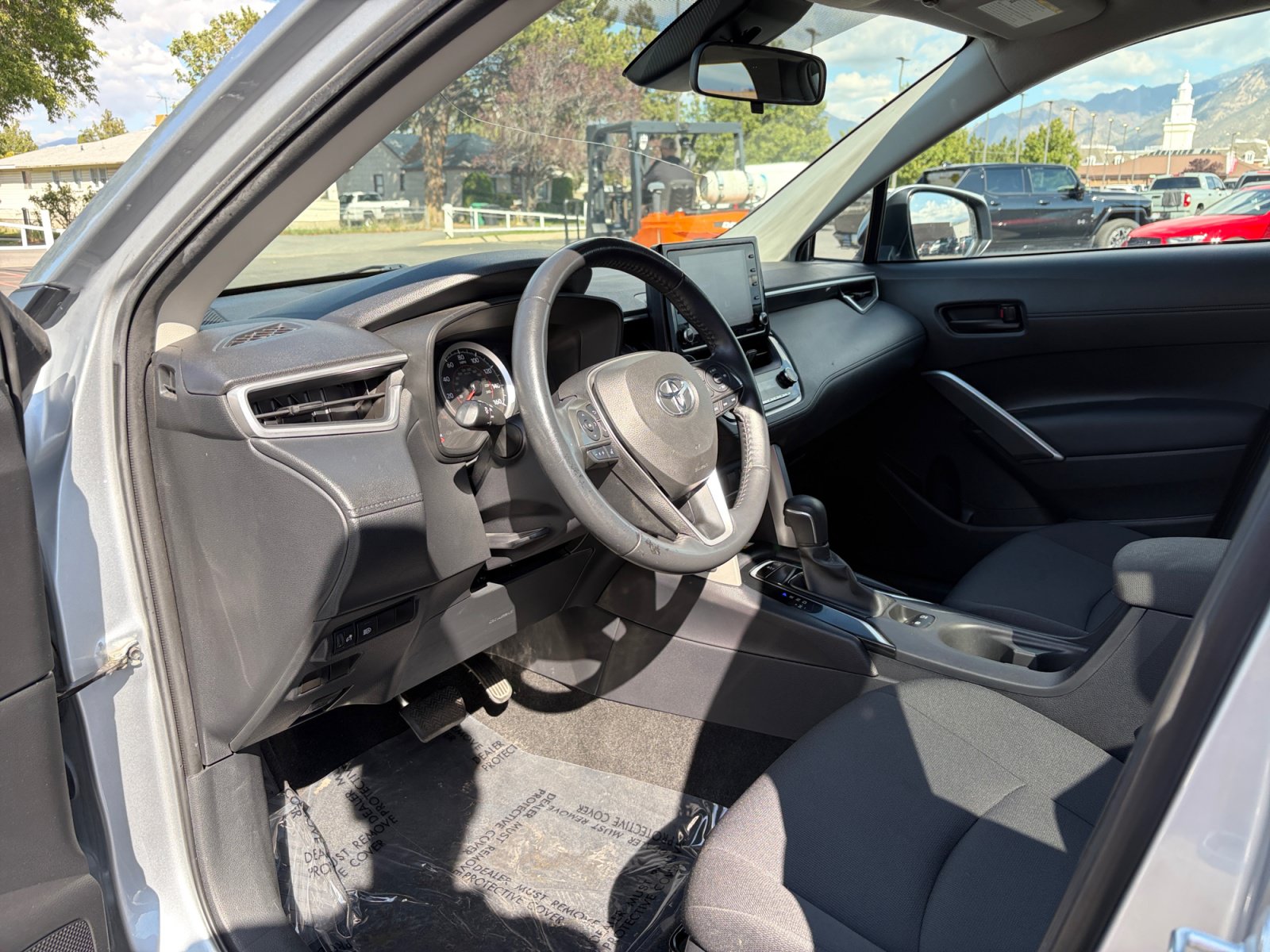 Used 2022 Toyota Corolla Cross LE AWD/4WD image 10