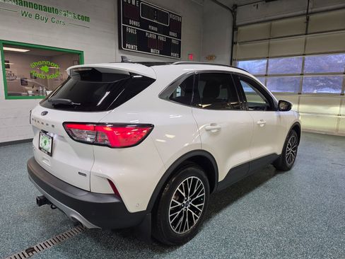 Used 2022 Ford Escape Titanium w/ Titanium Premium Package image 6