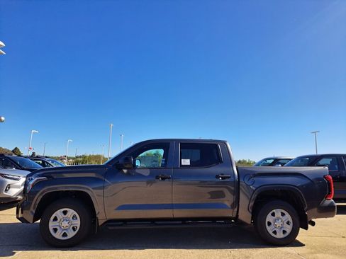 New 2026 Toyota Tundra SR image 8