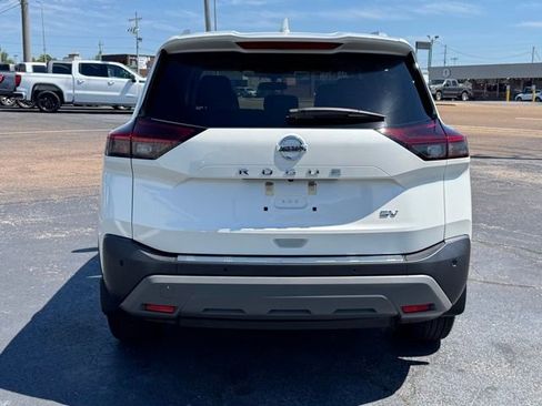 Used 2021 Nissan Rogue SV w/ Premium Package FWD image 3