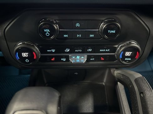 Used 2024 Ford Bronco Outer Banks image 26
