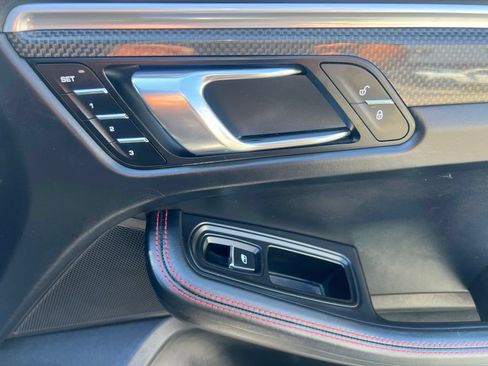 Used 2018 Porsche Macan GTS AWD/4WD image 43