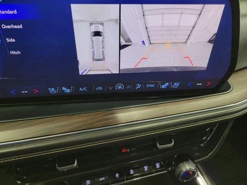 Used 2025 Chevrolet Suburban Premier image 14