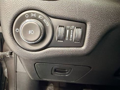 Used 2016 Jeep Cherokee High Altitude image 34