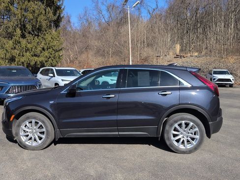 Used 2023 Cadillac XT4 Luxury w/ Cold Weather Package image 9