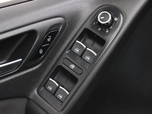 Used 2012 Volkswagen GTI 4-Door FWD image 10