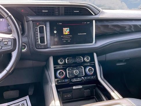Used 2022 GMC Yukon XL Denali w/ Advanced Technology Package AWD/4WD image 8