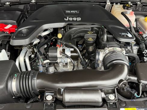 Used 2021 Jeep Wrangler Rubicon w/ LED Lighting Group image 7