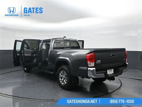 Used 2017 Toyota Tacoma SR5 image 61