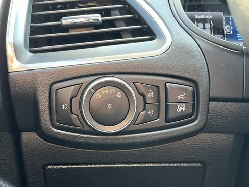 Used 2023 Ford Edge Titanium AWD/4WD image 38