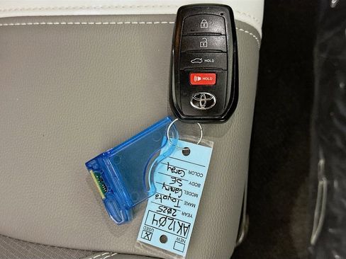 Used 2025 Toyota Camry SE FWD image 36