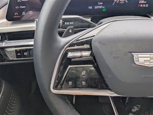 Used 2024 Cadillac Lyriq Luxury image 16