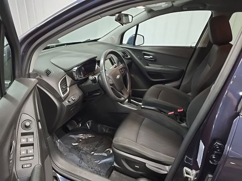 Used 2018 Chevrolet Trax LT w/ LPO, Protection Package image 28