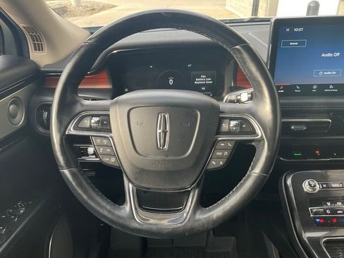 Used 2022 Lincoln Nautilus Reserve w/ Equipment Group 202A image 12