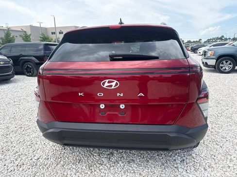 Used 2024 Hyundai Kona SEL w/ Convenience Package FWD image 7