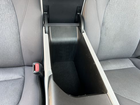Used 2022 Toyota Camry LE FWD image 23