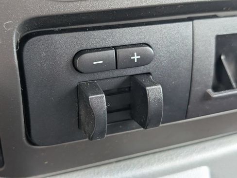 Used 2016 Ford F250 XL w/ XL Appearance Package AWD/4WD image 19