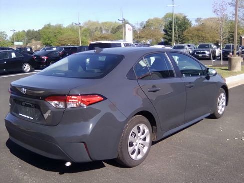 Used 2025 Toyota Corolla LE image 4