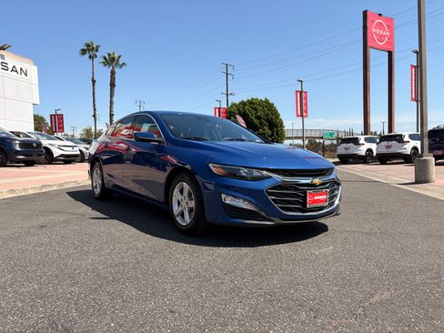 Used 2023 Chevrolet Malibu LT FWD image 3