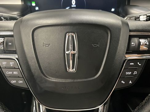 Used 2023 Lincoln Nautilus AWD w/ Premium Package image 16