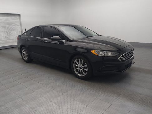 Used 2017 Ford Fusion SE w/ Fusion SE Technology Package image 11