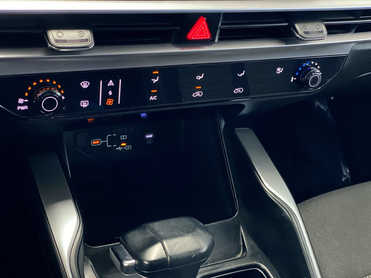 Certified 2026 Kia Sorento LX FWD image 23