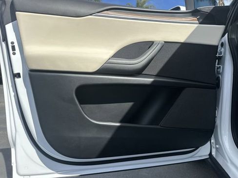 Used 2024 Tesla Model X image 23
