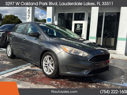Used 2018 Ford Focus SE image 3
