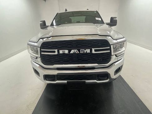 Used 2023 RAM 2500 Tradesman w/ Chrome Appearance Group AWD/4WD image 5