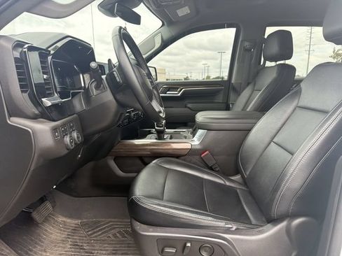 Used 2023 Chevrolet Silverado 1500 RST AWD/4WD image 9