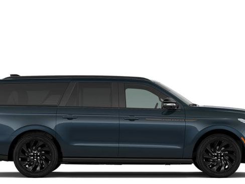 New 2026 Lincoln Navigator L Reserve w/ Jet Appearance Package AWD/4WD image 5
