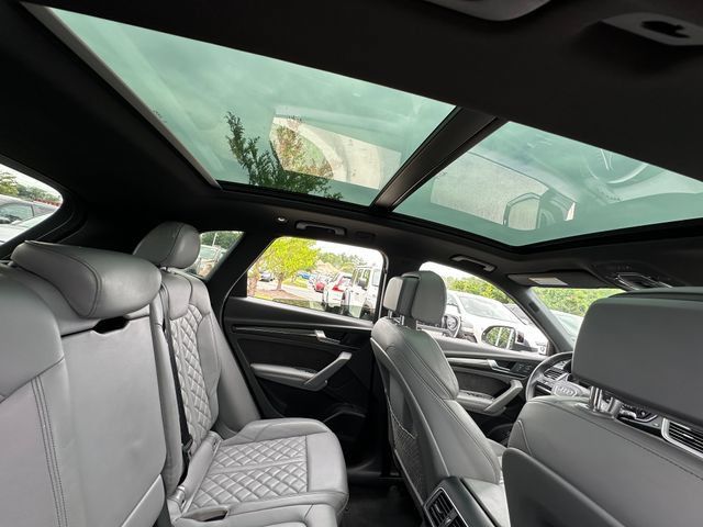 Used 2018 Audi SQ5 Premium Plus w/ S Sport Package AWD/4WD image 30
