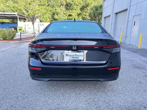 Used 2025 Honda Accord SE image 5