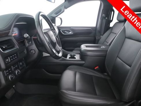 Used 2024 Chevrolet Suburban Z71 w/ Luxury Package AWD/4WD image 16
