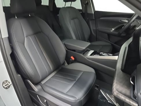 Used 2025 Audi Q5 Premium w/ Convenience Package AWD/4WD image 15